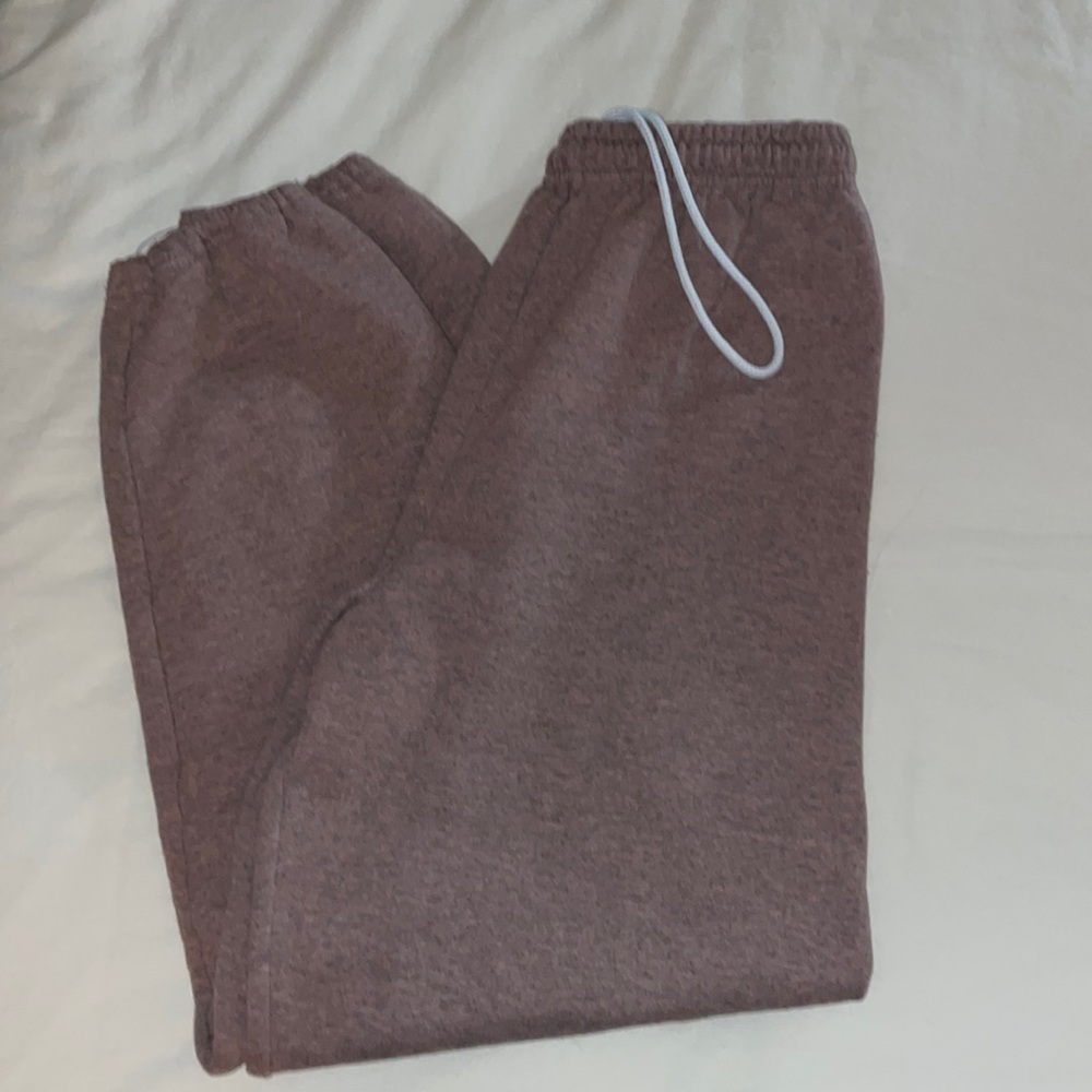 Comfy oversized UO sweatpants 💗